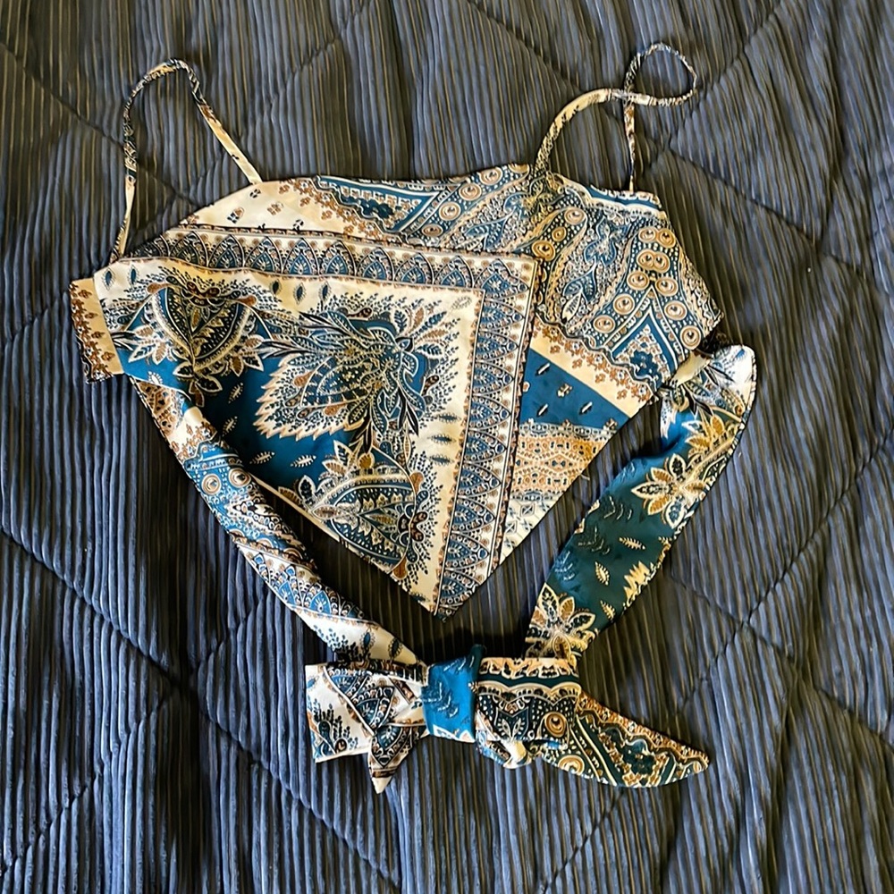 Bandana pattern crop top